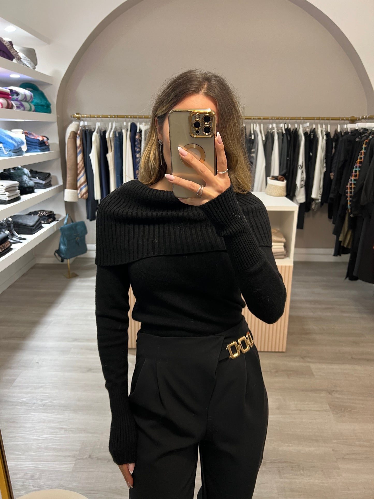 Pantalone Intro