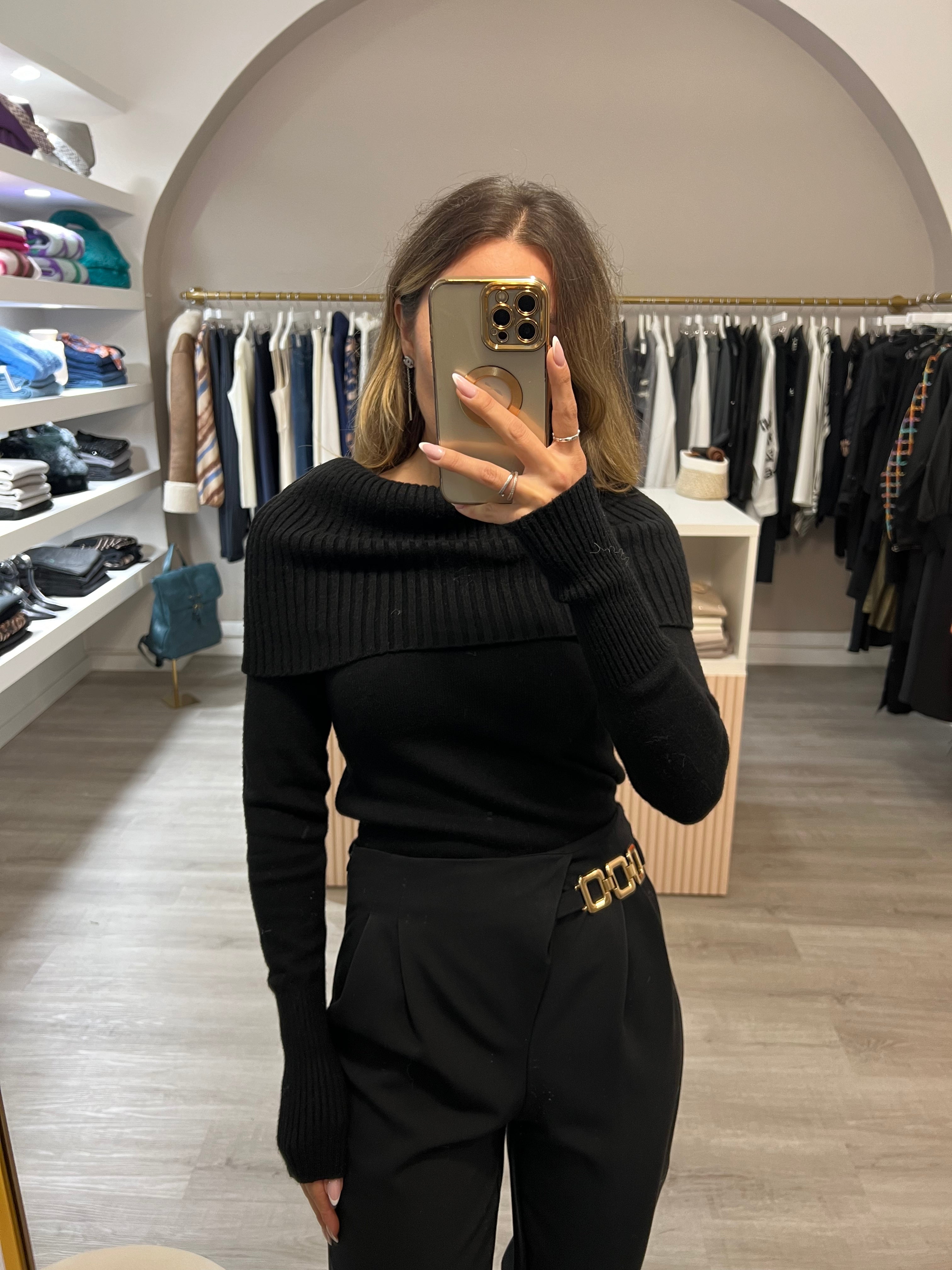 Pantalone Intro