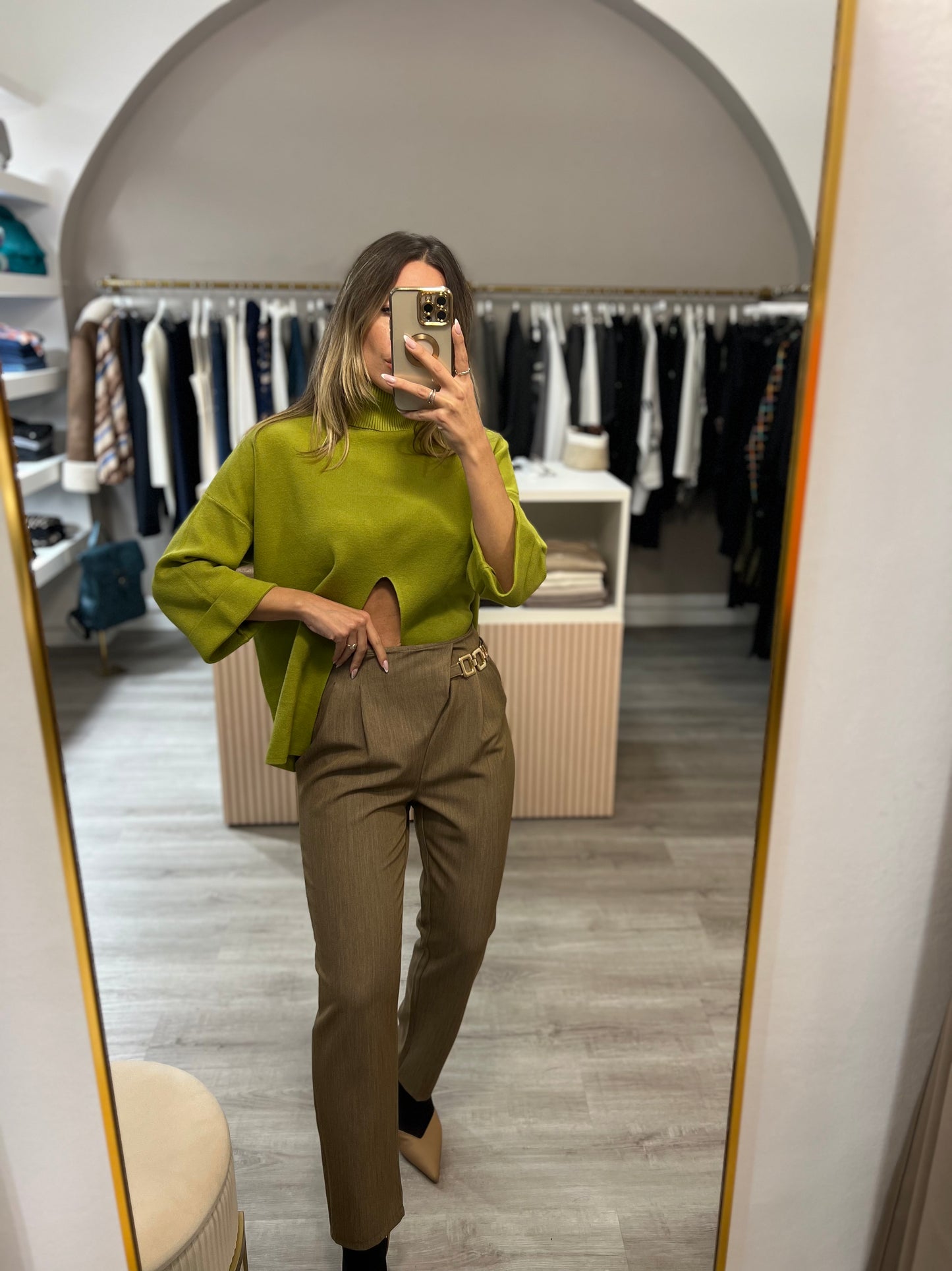 Pantalone Intro