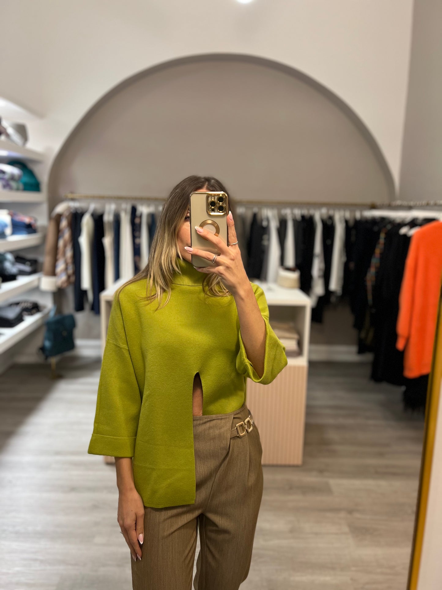 Pantalone Intro