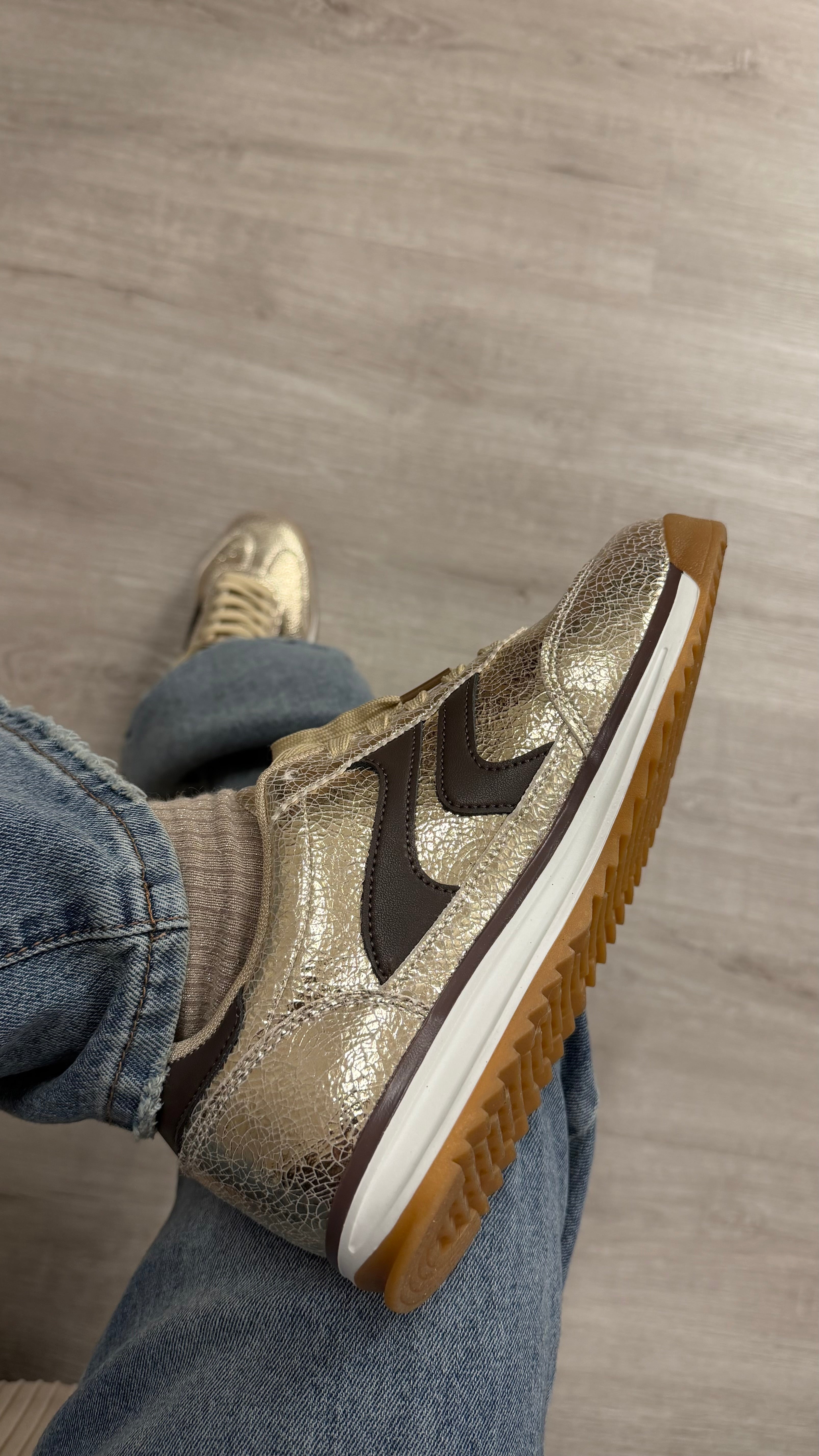 Sneakers Golden