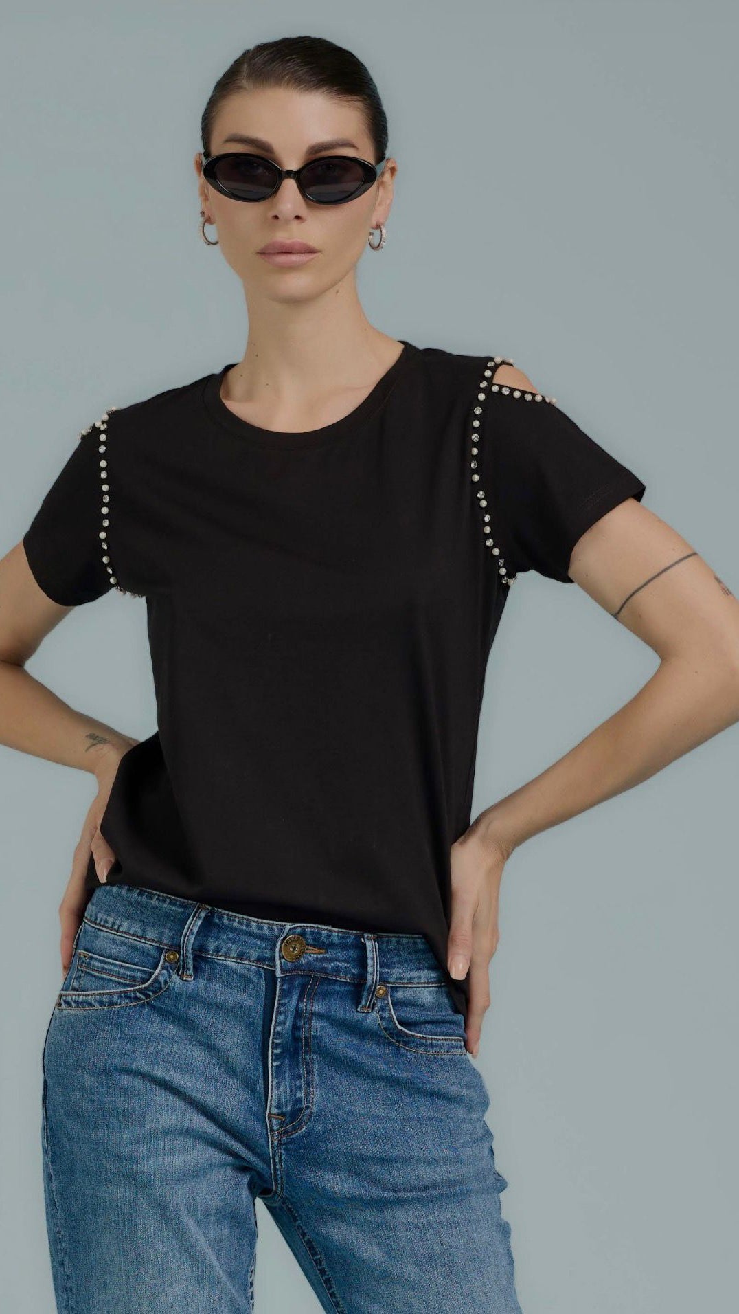 T-Shirt Cut Out e Applicazioni spalla Take2 Brand