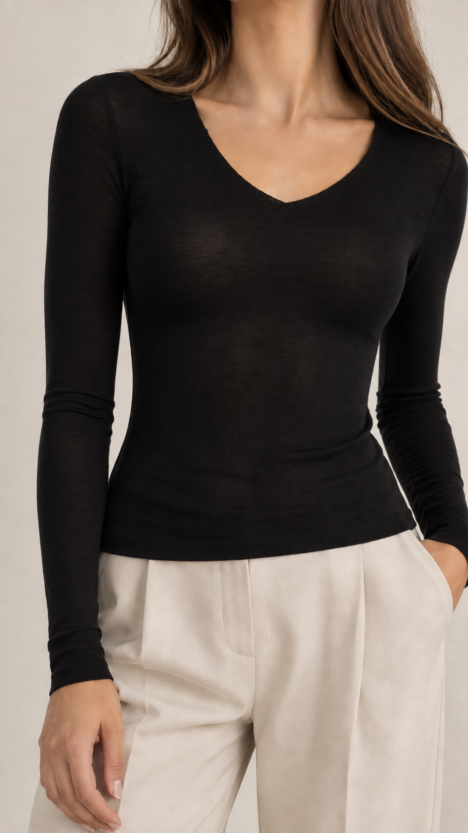 Maglia Scollo a V in Modal Ultralight con Cashmere